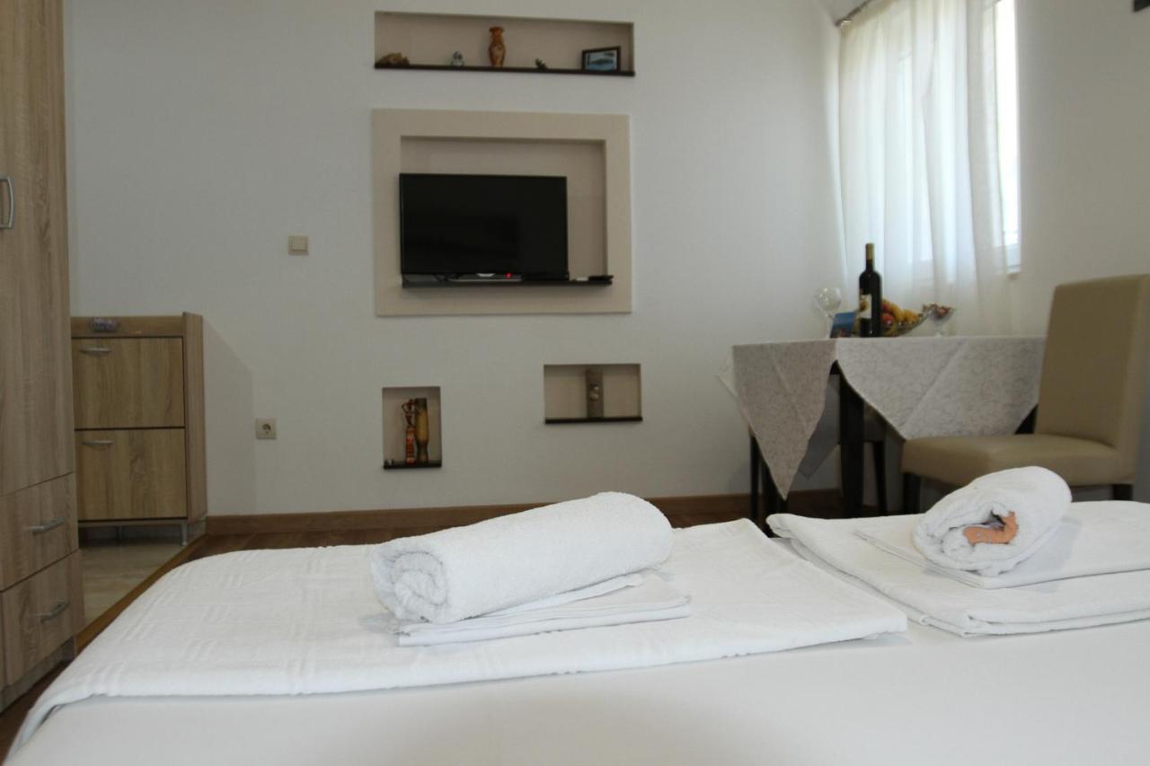 Apartments Muhar Sveti Stefan Exterior foto