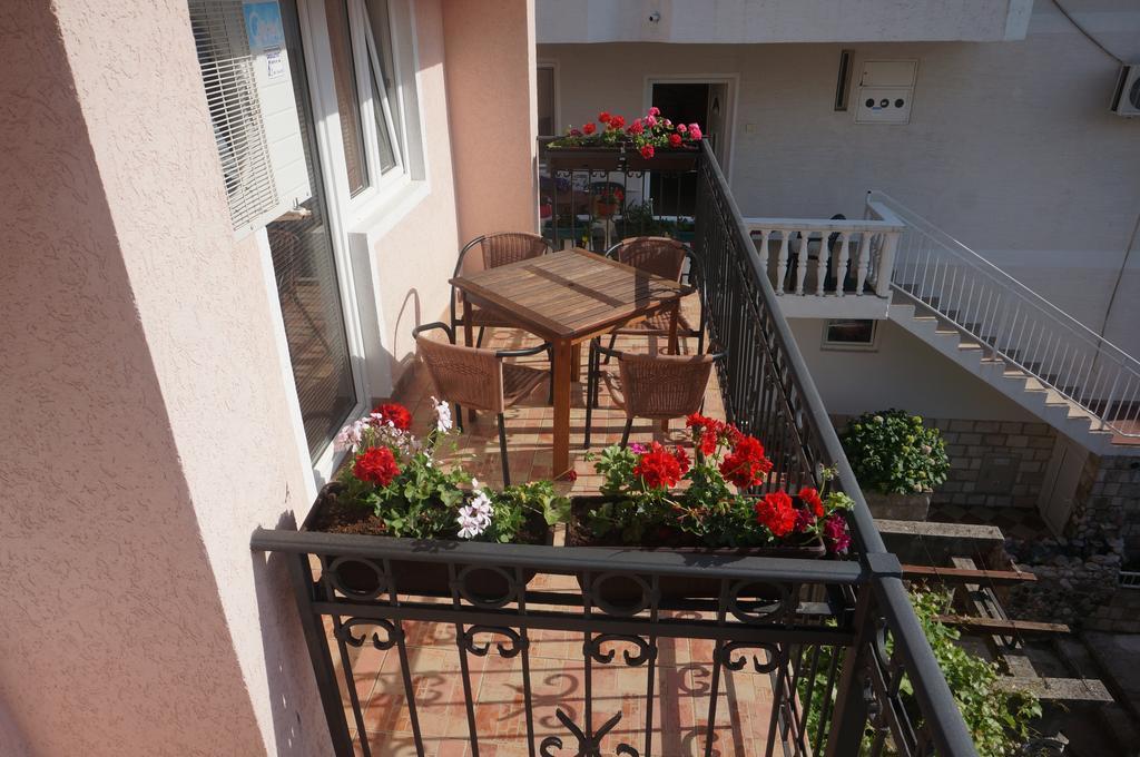 Apartments Muhar Sveti Stefan Exterior foto